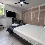 Habitacion Centrica Y Espaciosa Con A/A