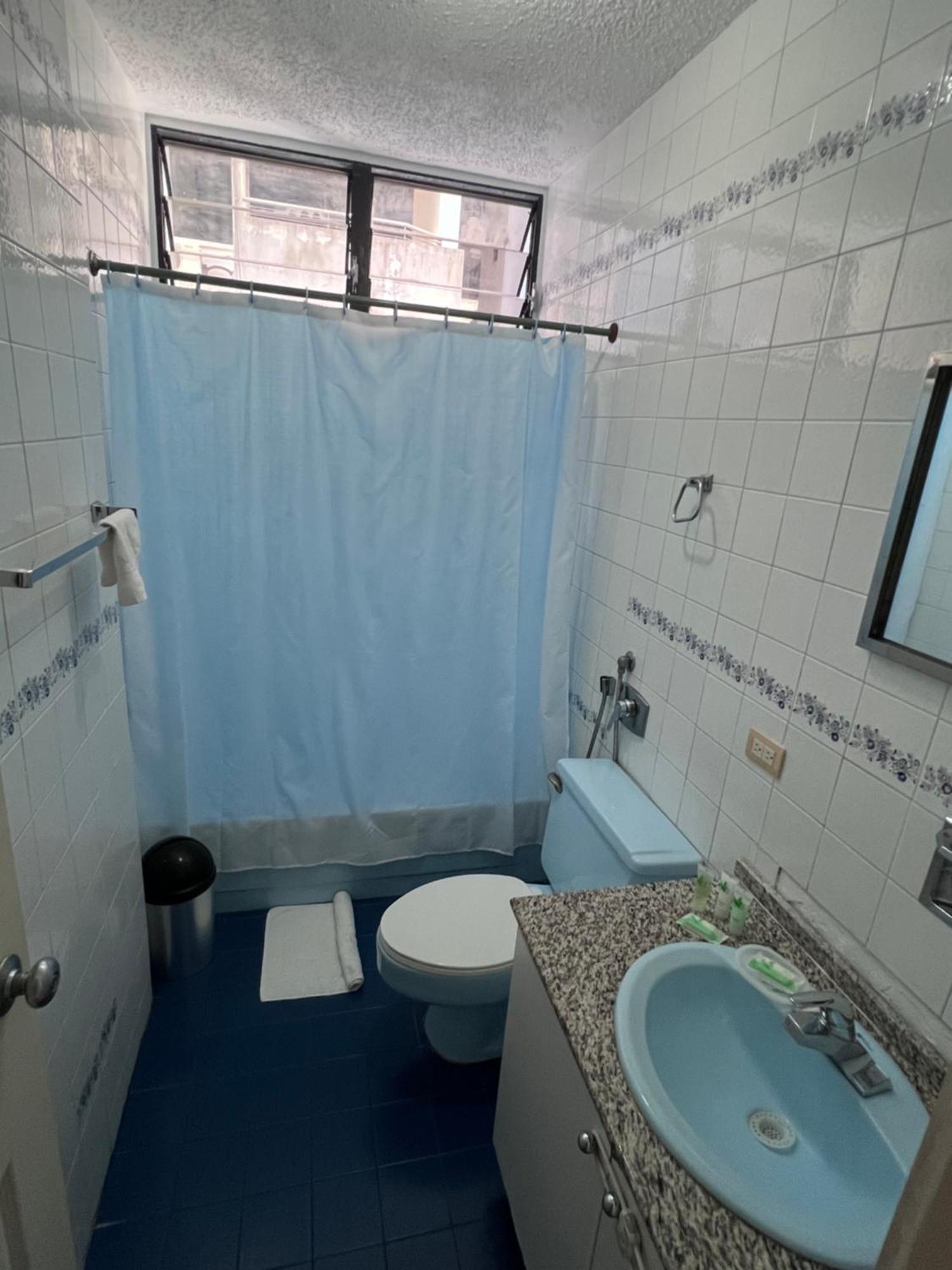 Homestay Centrica Y Espaciosa Con A/a
